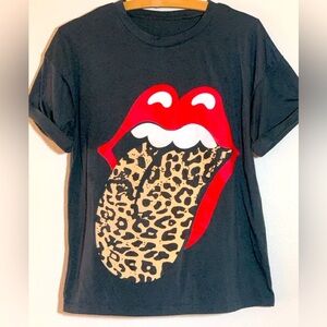 Source Unknown Black and Red Graphic Tee with Leopard Print